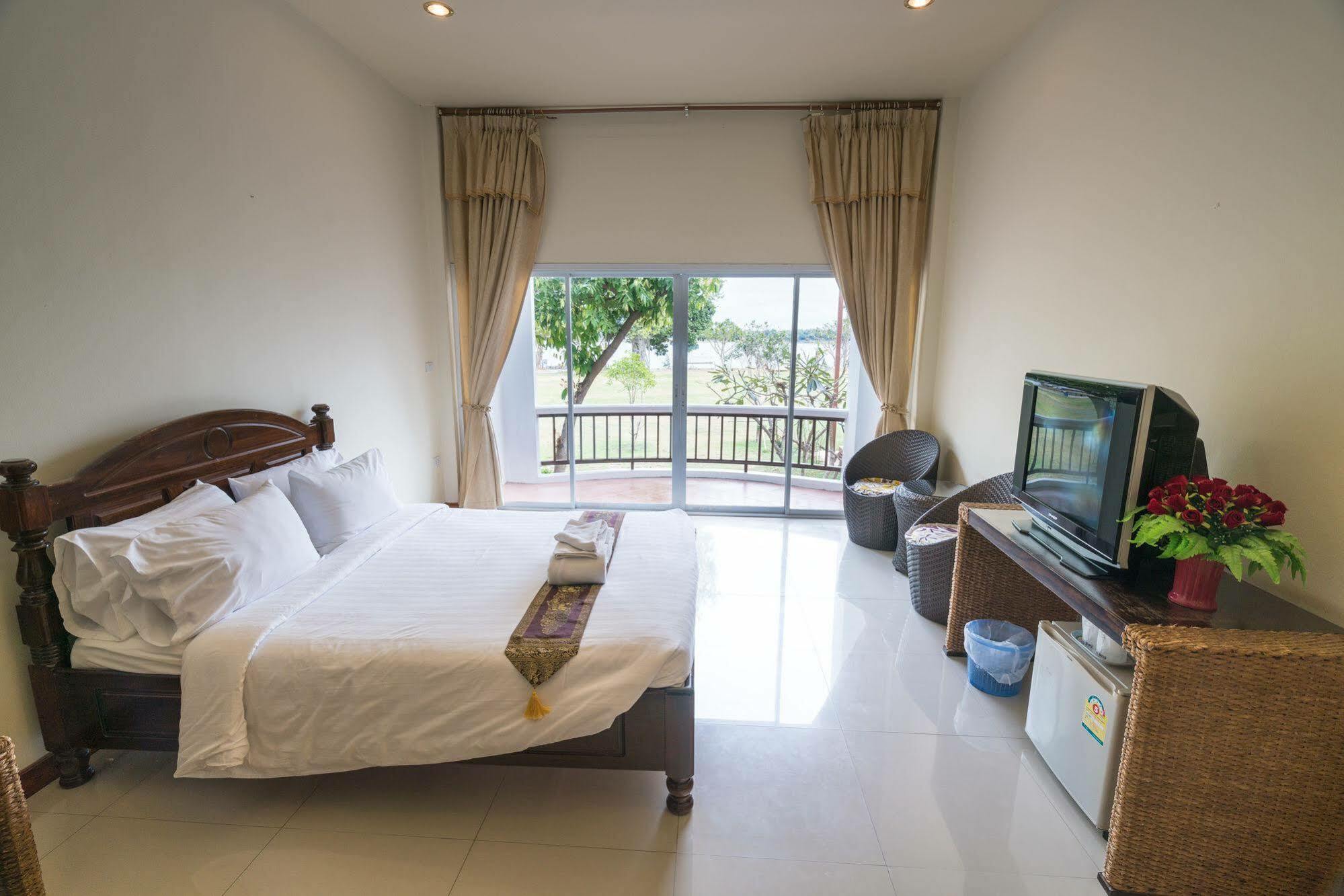 Vieng Khong Hotel Mukdahan Dış mekan fotoğraf